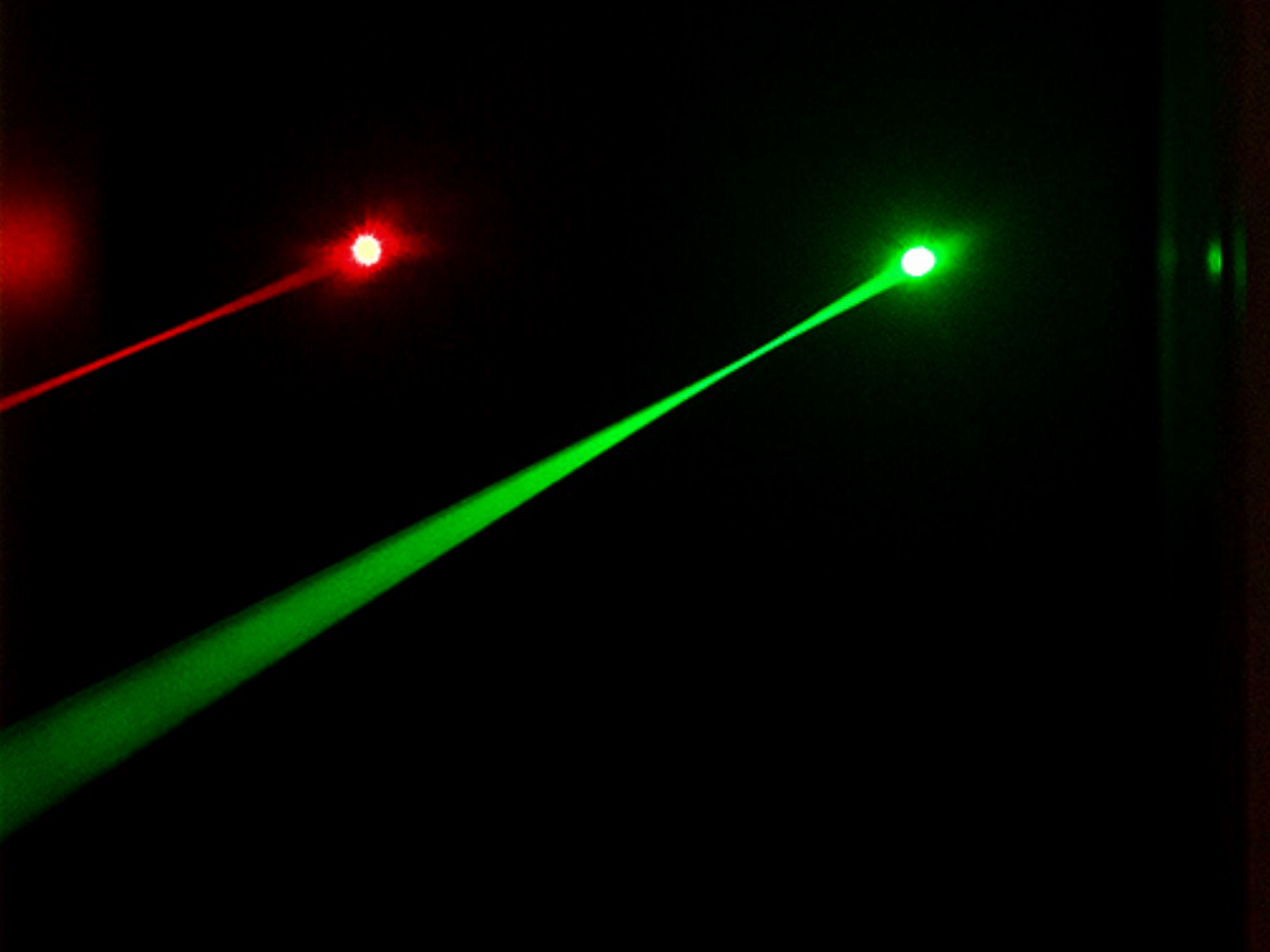 Dual Green and Red Laser Pointer (Switchable)